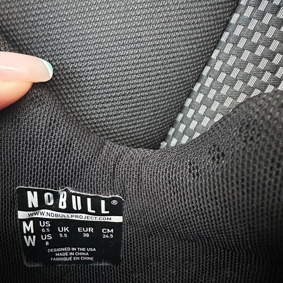 NOBULL turfs size 8 - Picture 4 of 4